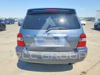 2004 Toyota Highlander photo