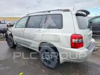 2004 Toyota Highlander photo