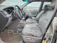 2004 Toyota Highlander photo