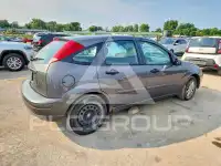 2004 Ford FOCUS photo