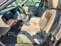 2004 Ford CROWN фото