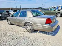 2004 Ford CROWN фото