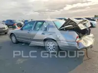 2004 Ford CROWN photo