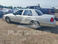 2004 Ford CROWN photo