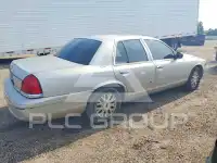 2004 Ford CROWN photo