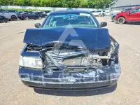 2004 Ford CROWN фото