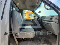 2004 Ford F-650 photo