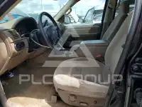 2004 Ford EXPLORER photo