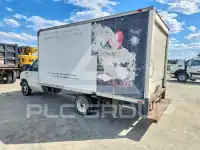 2004 Ford E-350 photo
