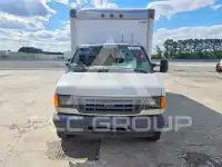 2004 Ford E-350 photo
