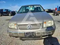 2004 Volkswagen Jetta photo