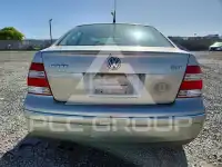 2004 Volkswagen Jetta photo
