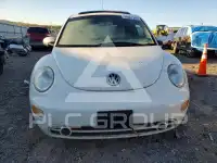 2004 Volkswagen BEETLE photo