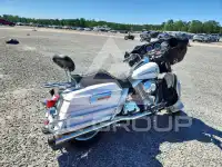 2005 Harley-Davidson FL photo