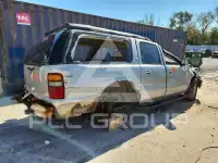 2005 Chevrolet Suburan photo