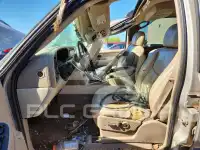 2005 Chevrolet Suburan photo