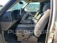 2005 Chevrolet Suburan photo
