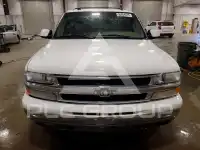 2005 Chevrolet Suburan photo