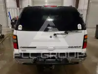 2005 Chevrolet Suburan photo
