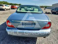 2005 Jaguar XJ photo