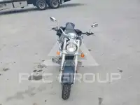 2005 Suzuki Boulevard photo