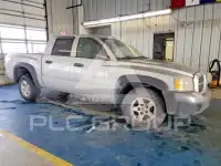 2005 Dodge DAKOTA photo