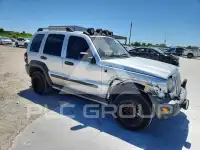 2005 Jeep LIBERTY photo