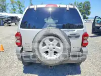 2005 Jeep LIBERTY photo
