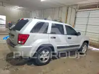 2005 Jeep CHEROKEE photo
