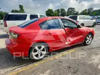2005 Mazda 3 photo