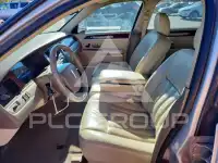 2005 Lincoln Town фото