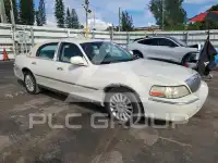 2005 Lincoln Town фото