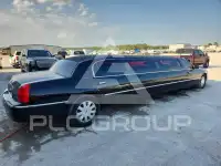 2005 Lincoln Town фото