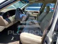 2005 Lincoln Town фото