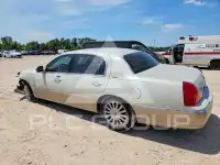 2005 Lincoln Town фото