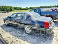 2005 Lincoln Town фото