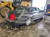 2005 Lincoln Town фото