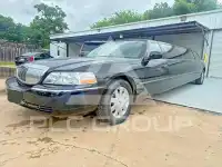 2005 Lincoln Town фото