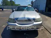 2005 Lincoln Town фото