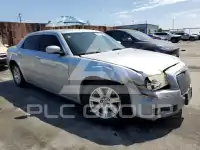 2005 Chrysler 300 photo