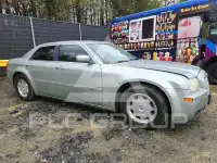 2005 Chrysler 300 photo
