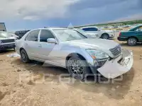 2005 Lexus LS photo