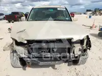 2005 Lexus LX470 photo