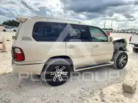 2005 Lexus LX470 photo