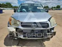 2005 Toyota RAV4 photo