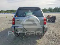 2005 Toyota RAV4 photo