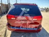2005 Toyota SIENNA photo