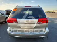 2005 Toyota SIENNA photo