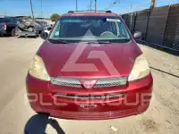 2005 Toyota SIENNA photo