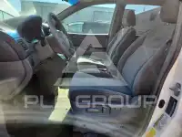 2005 Toyota SIENNA photo